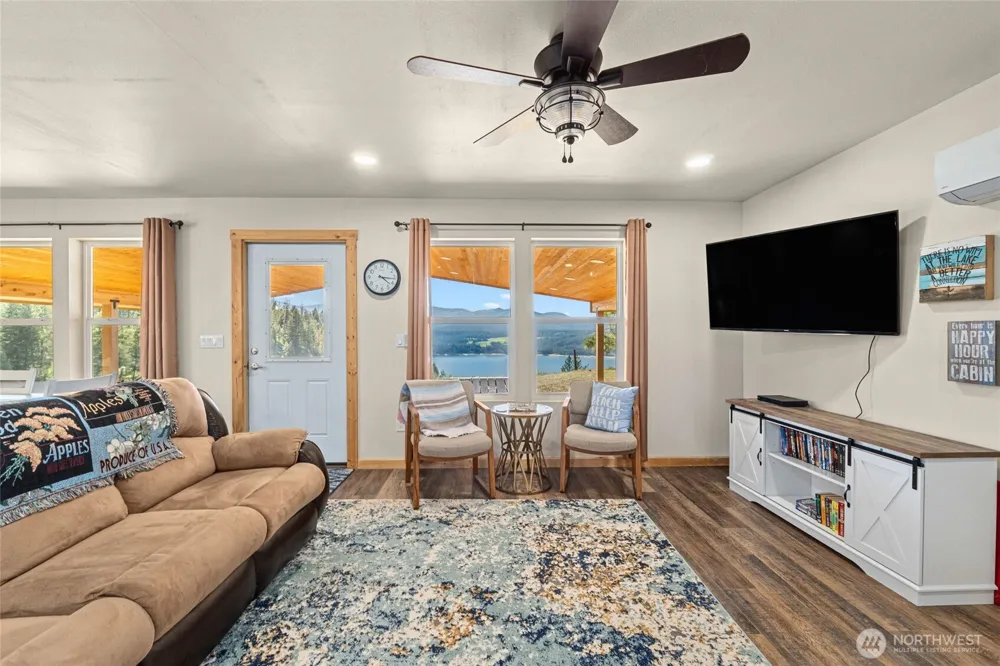 6523 Camp Naborlee Road Fruitland, WA 99129