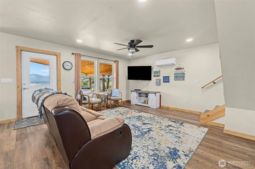 6523 Camp Naborlee Road Fruitland, WA 99129
