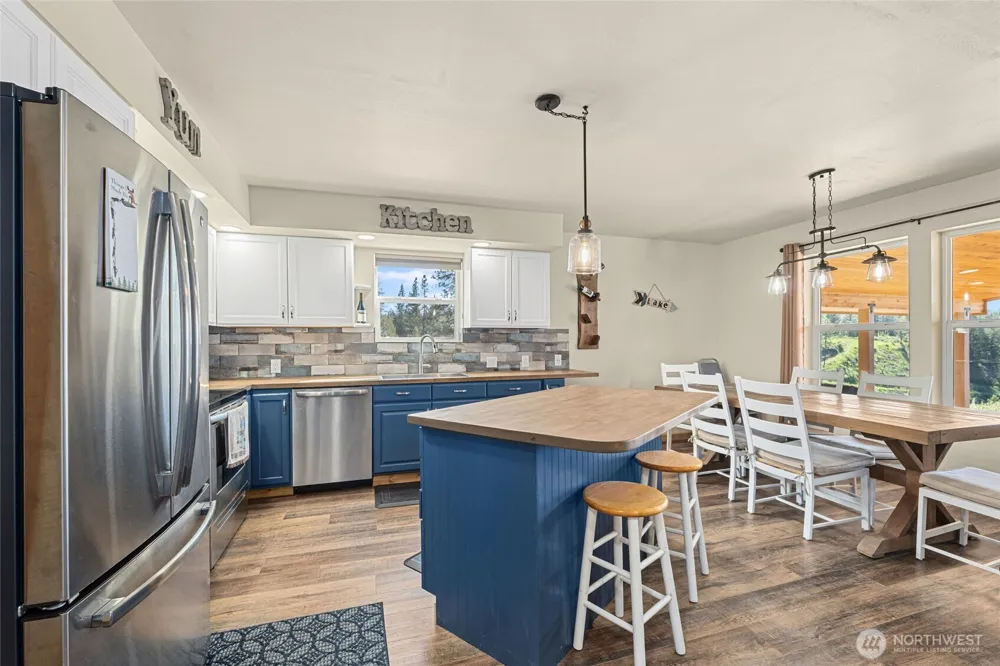 6523 Camp Naborlee Road Fruitland, WA 99129