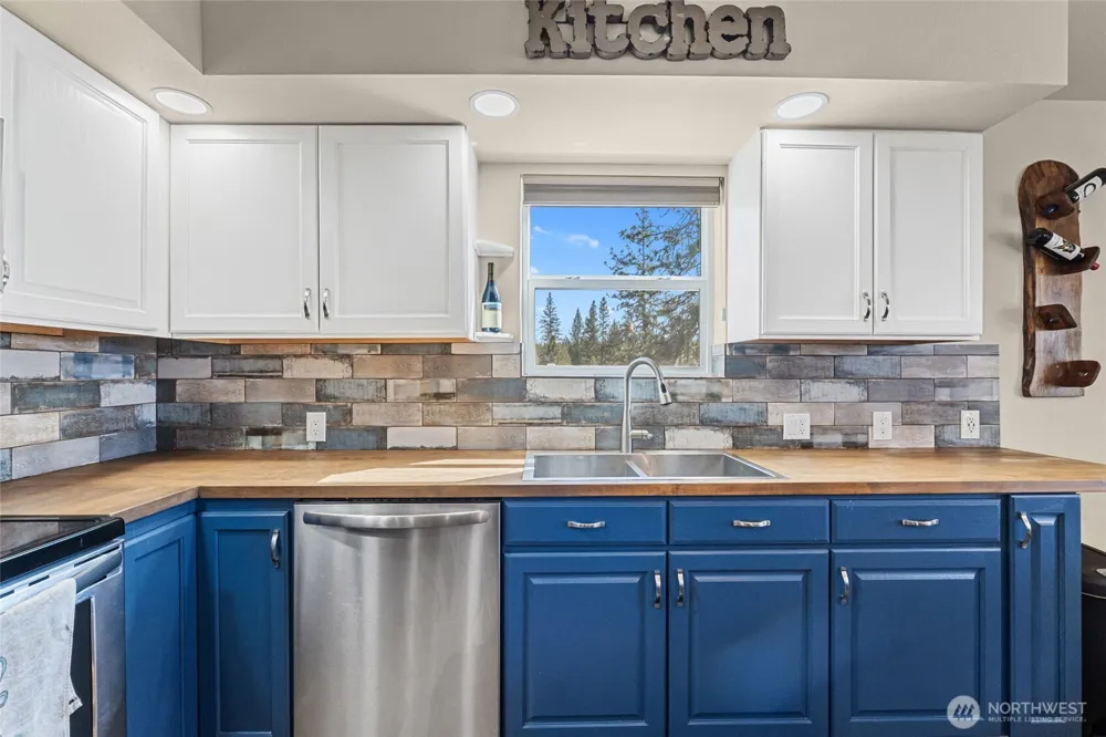 6523 Camp Naborlee Road Fruitland, WA 99129