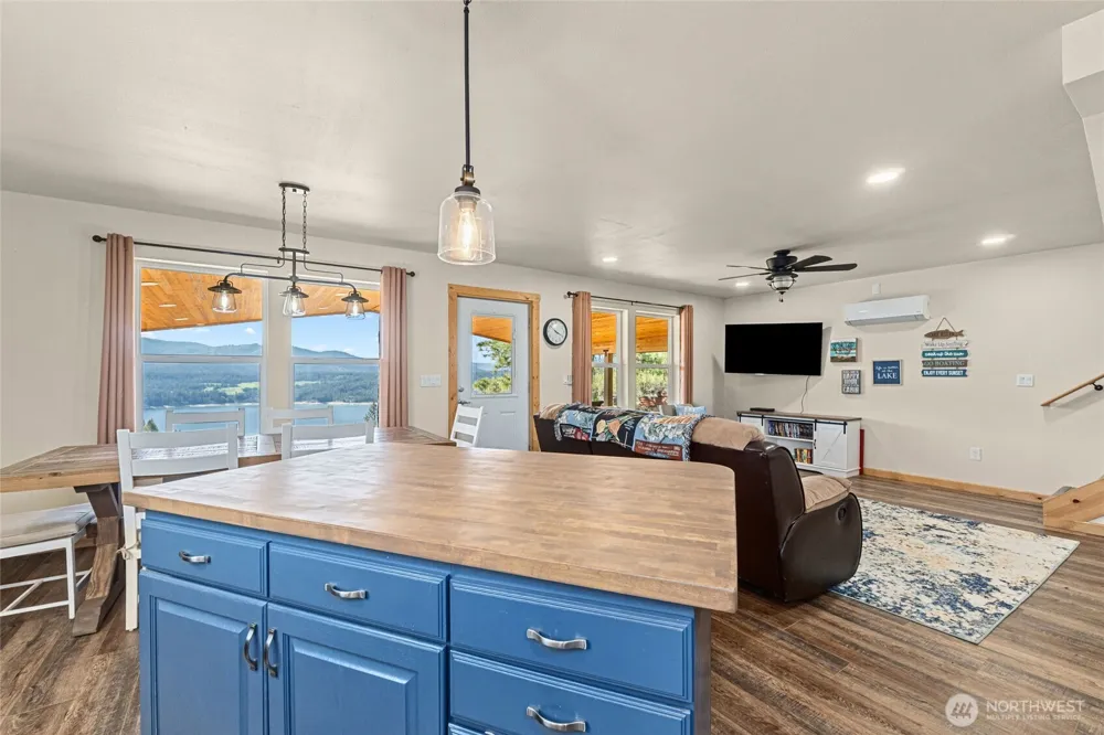 6523 Camp Naborlee Road Fruitland, WA 99129