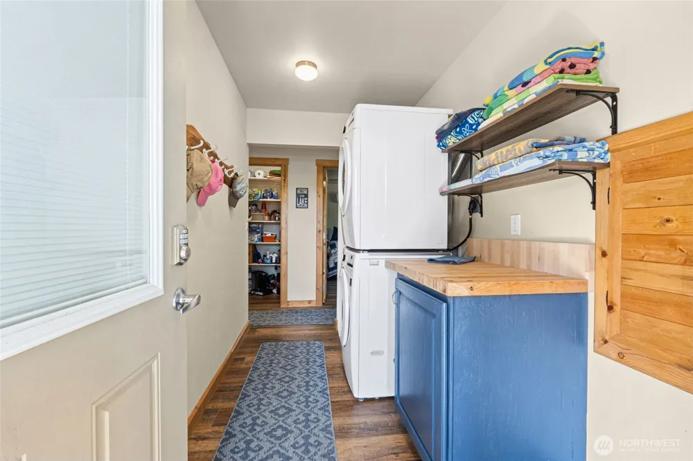 6523 Camp Naborlee Road Fruitland, WA 99129