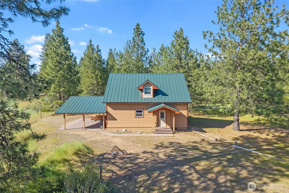 6523 Camp Naborlee Road Fruitland, WA 99129