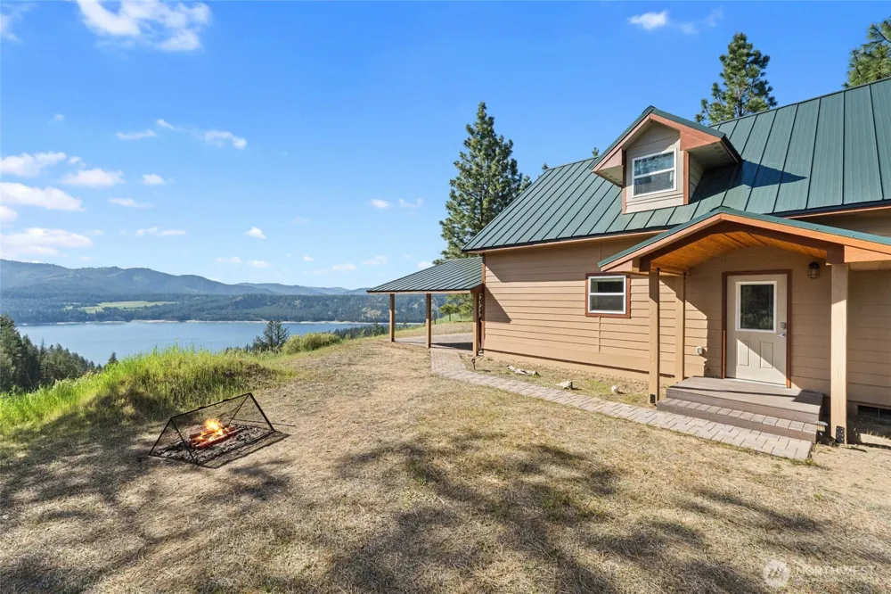 6523 Camp Naborlee Road Fruitland, WA 99129