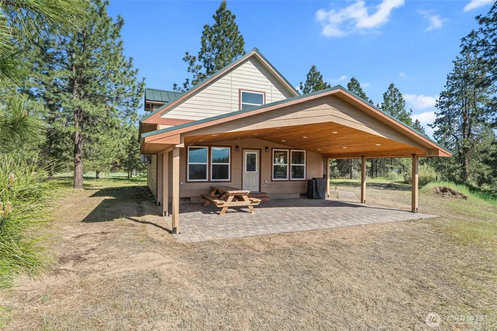 6523 Camp Naborlee Road Fruitland, WA 99129