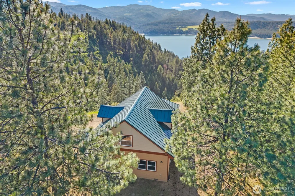 6523 Camp Naborlee Road Fruitland, WA 99129