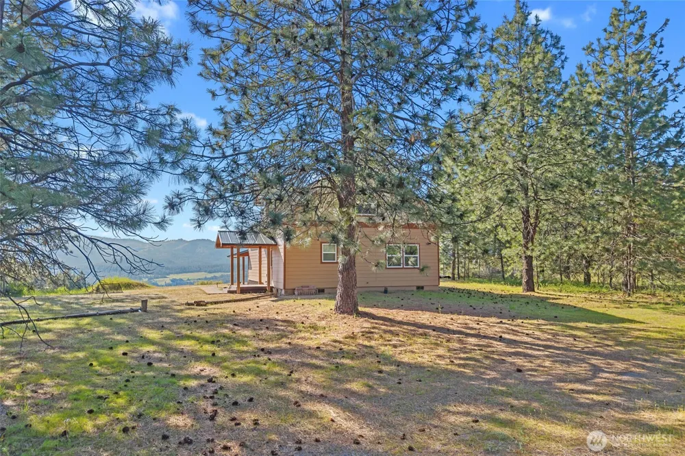 6523 Camp Naborlee Road Fruitland, WA 99129