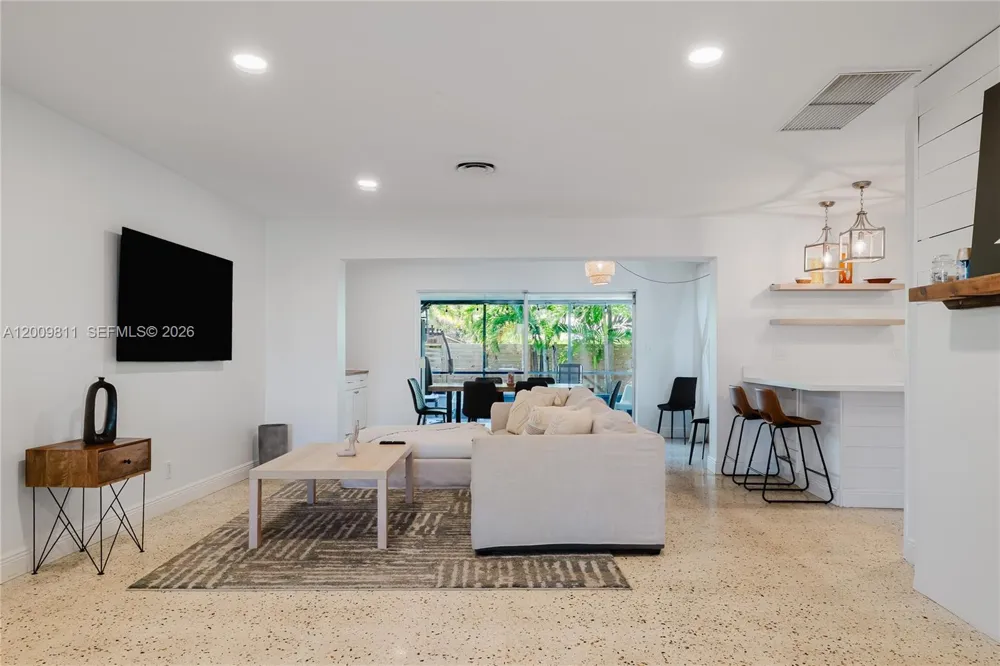 1106 13th Ct Hollywood, FL 33019