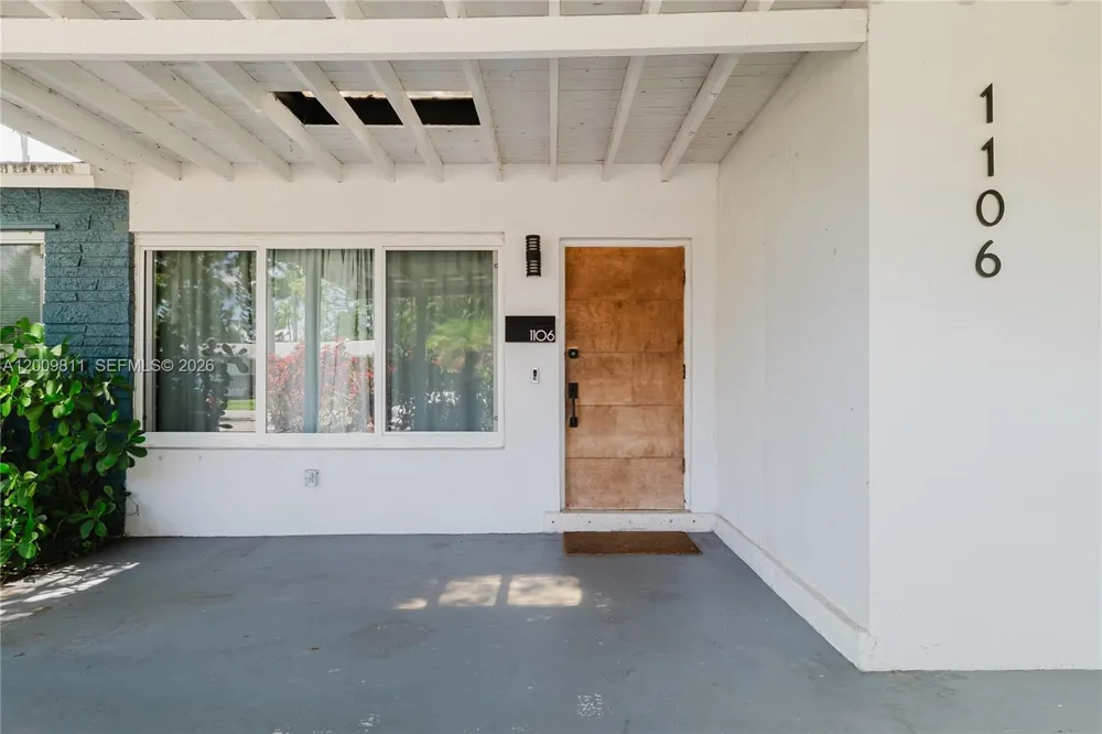 1106 13th Ct Hollywood, FL 33019