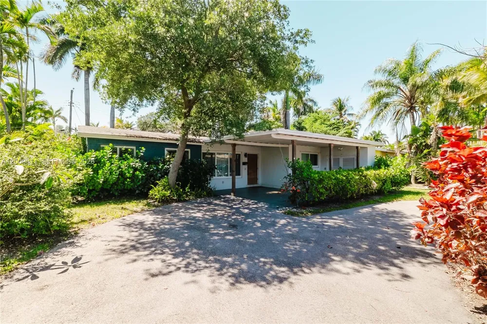 1106 13th Ct Hollywood, FL 33019