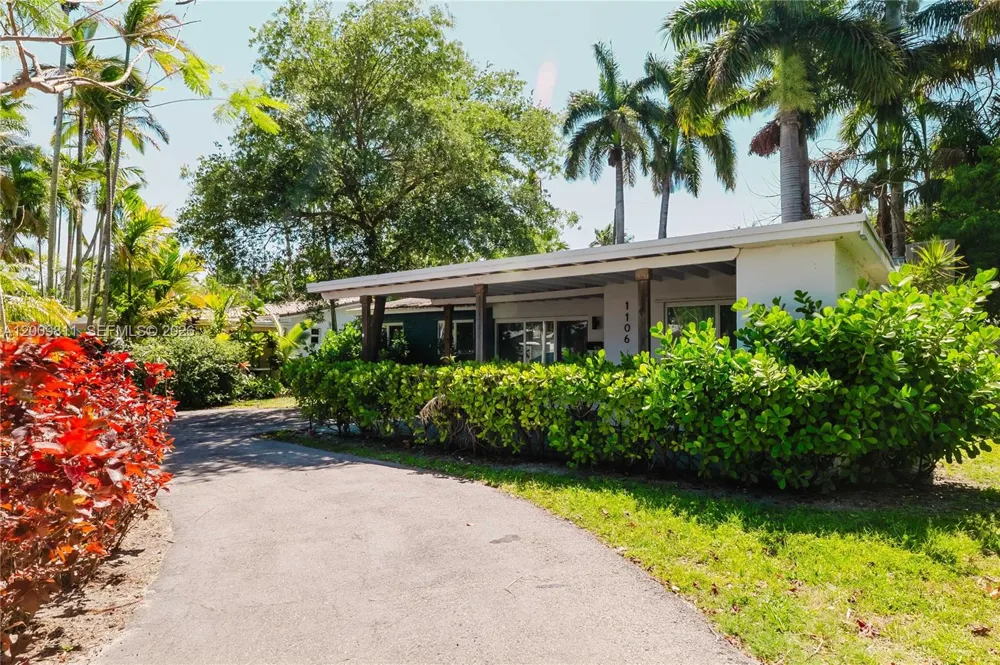 1106 13th Ct Hollywood, FL 33019
