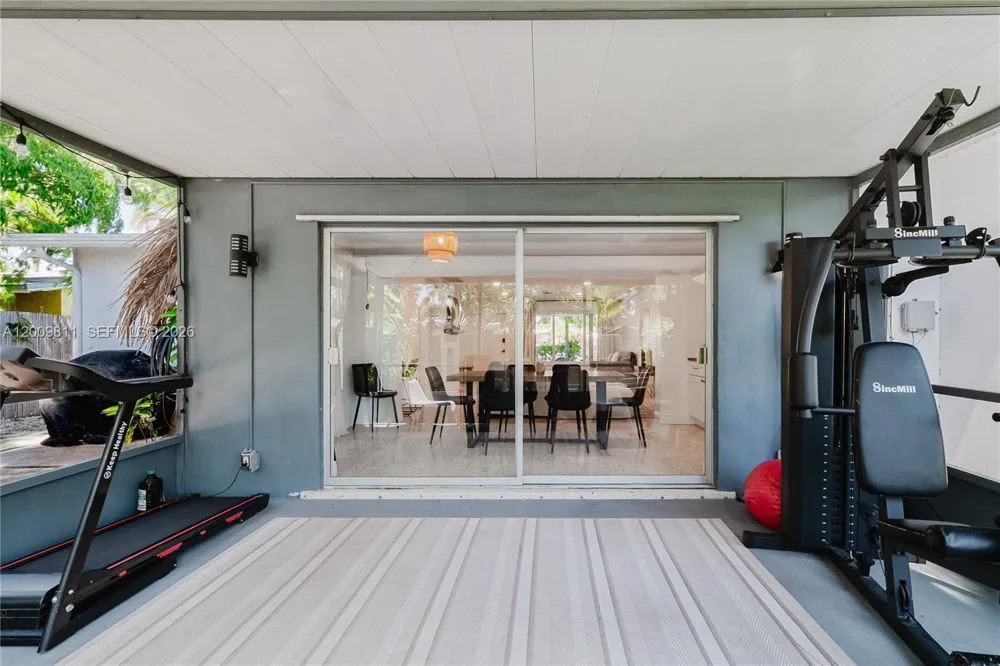 1106 13th Ct Hollywood, FL 33019