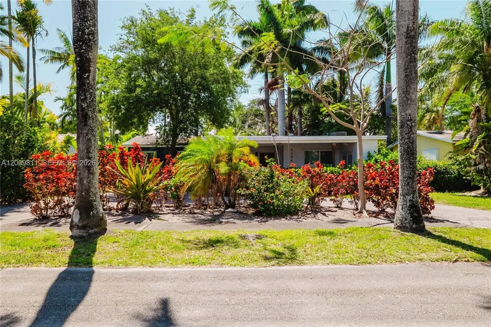 1106 13th Ct Hollywood, FL 33019
