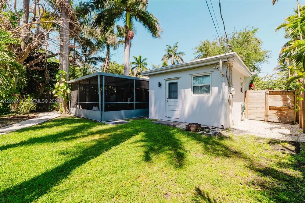 1106 13th Ct Hollywood, FL 33019