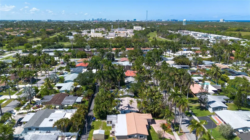1106 13th Ct Hollywood, FL 33019