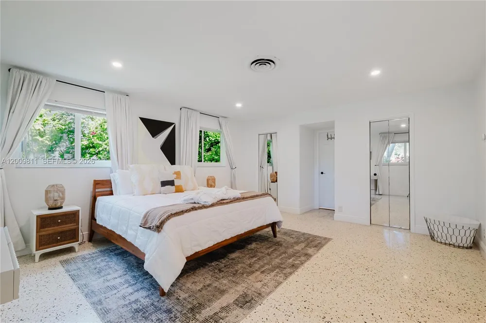 1106 13th Ct Hollywood, FL 33019