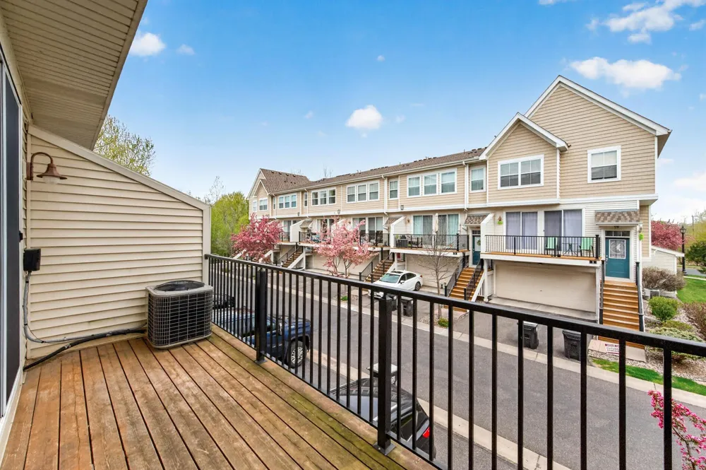 4735 Victor Path #6 Hugo, MN 55038