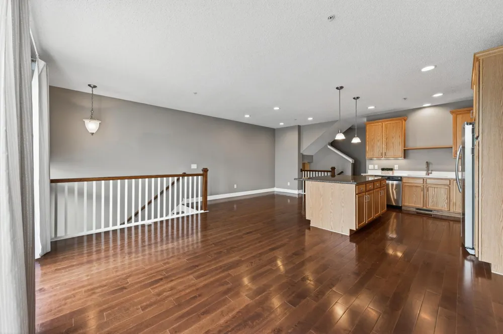 4735 Victor Path #6 Hugo, MN 55038