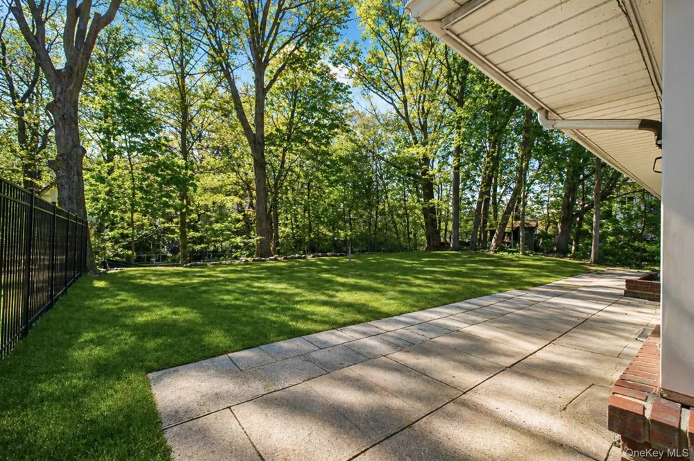 20 Delphine Terrace Staten Island, NY 10305