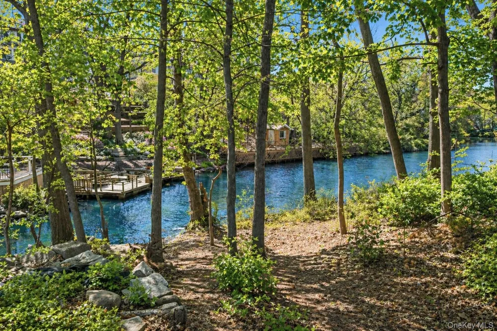 20 Delphine Terrace Staten Island, NY 10305