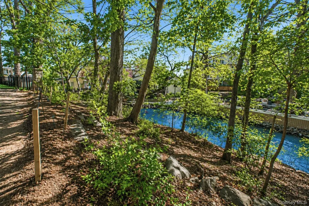20 Delphine Terrace Staten Island, NY 10305