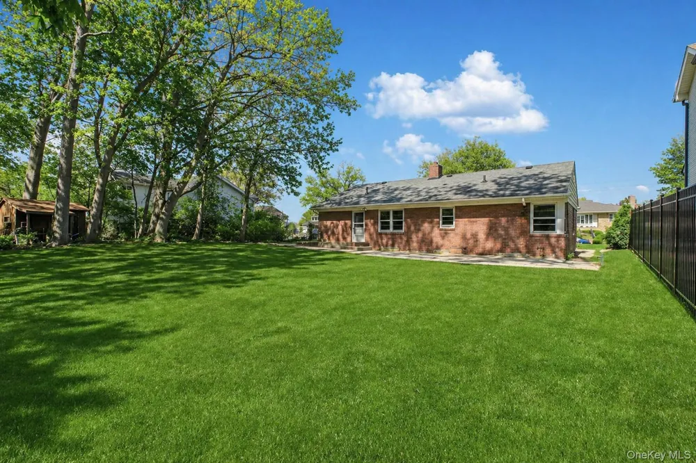 20 Delphine Terrace Staten Island, NY 10305