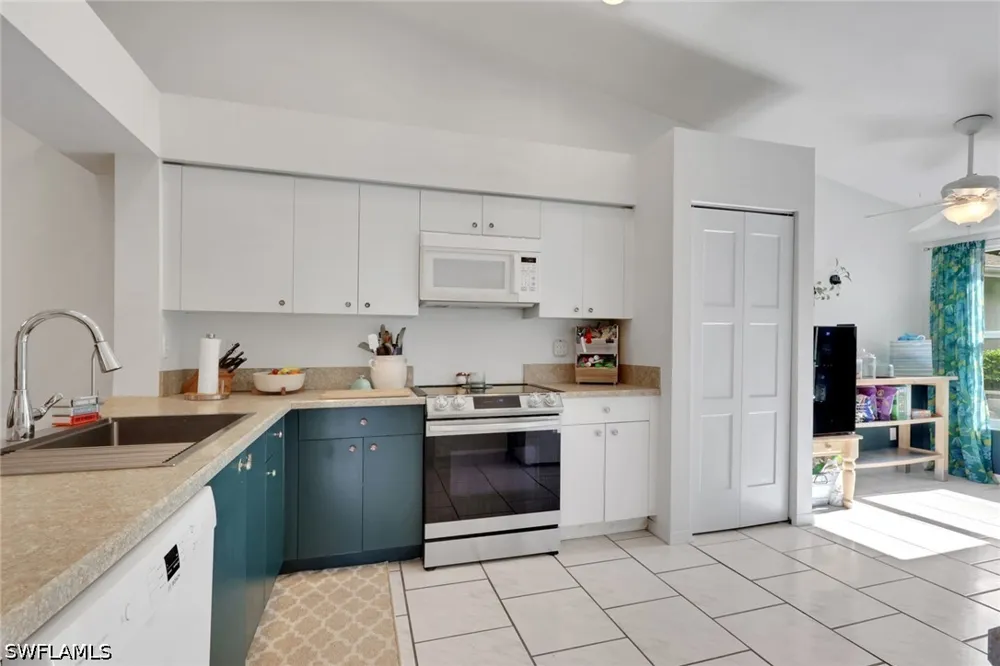 W Crown Pointe Boulevard Naples, FL 34112