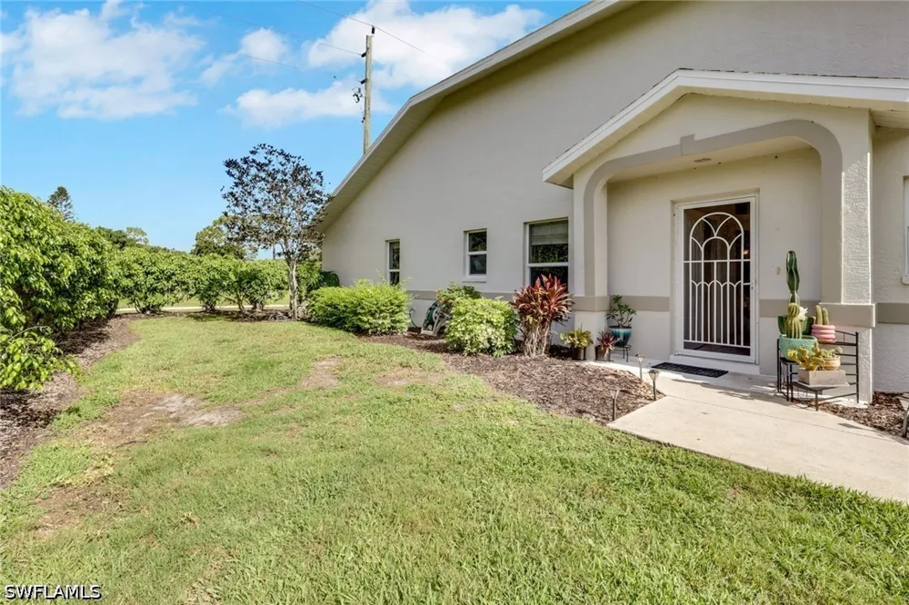 W Crown Pointe Boulevard Naples, FL 34112