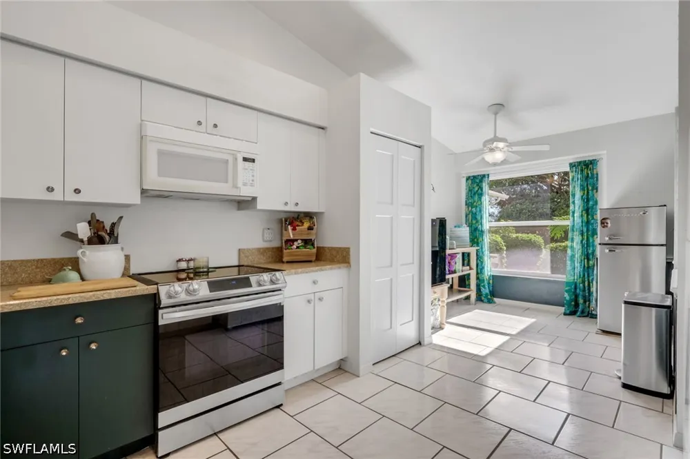 W Crown Pointe Boulevard Naples, FL 34112