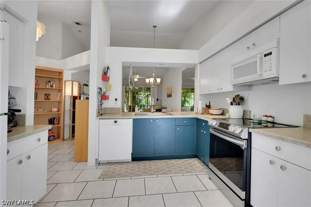W Crown Pointe Boulevard Naples, FL 34112