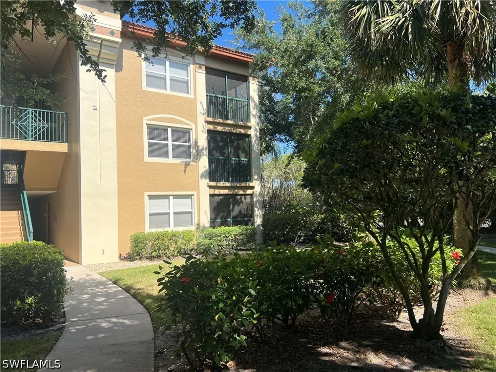 8960 Colonnades Court E #932