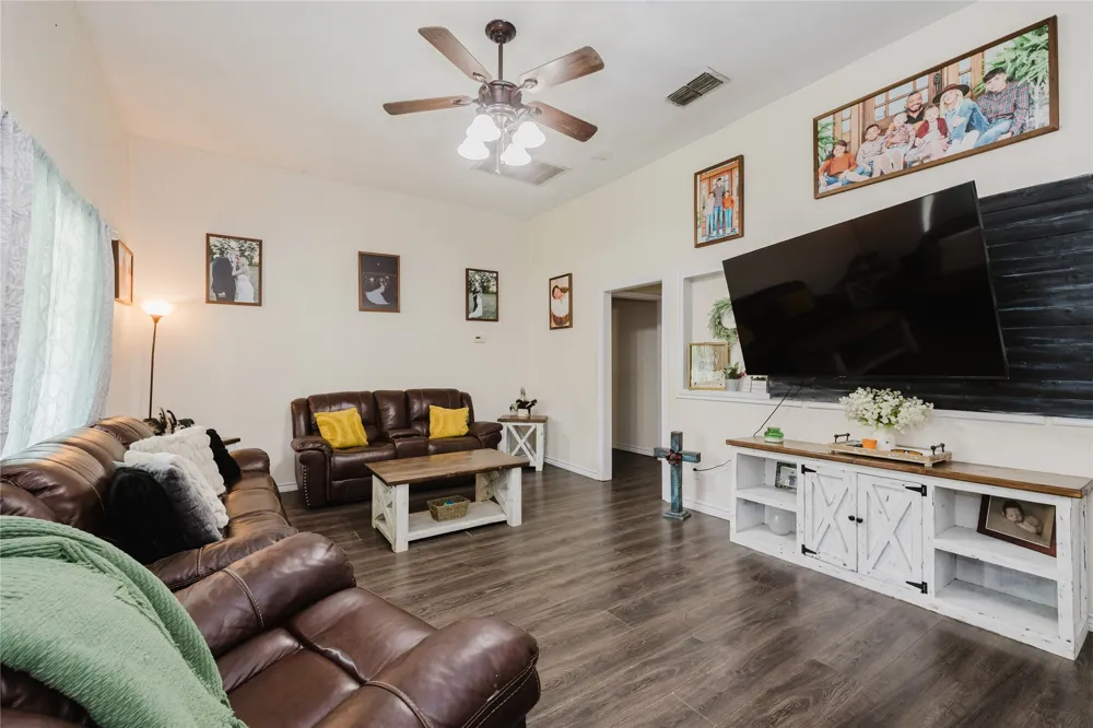 201 E Plummer Street Eastland, TX 76448