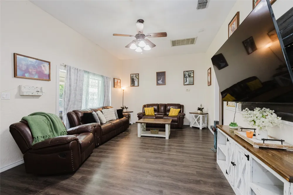 201 E Plummer Street Eastland, TX 76448