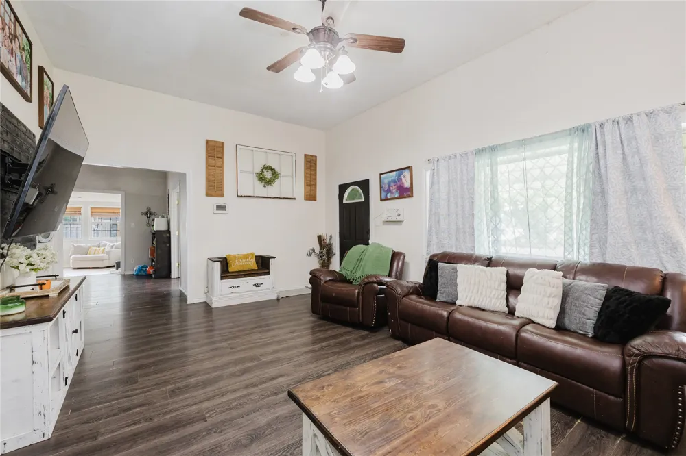 201 E Plummer Street Eastland, TX 76448