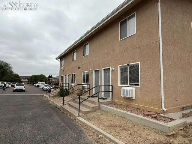 1701 Oakshire Lane Pueblo, CO 81001