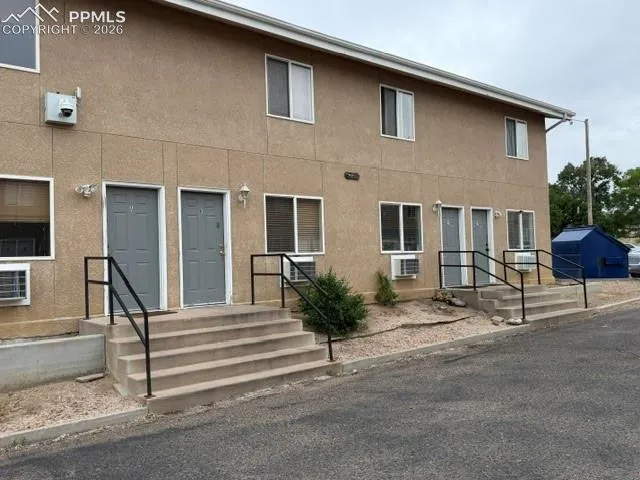 1701 Oakshire Lane Pueblo, CO 81001
