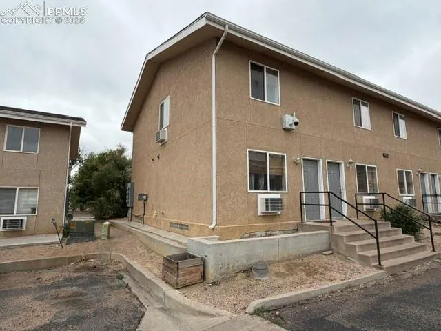 1701 Oakshire Lane Pueblo, CO 81001