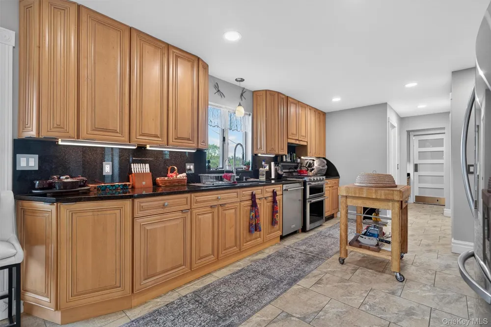 60 Long Lane Wallkill, NY 12589