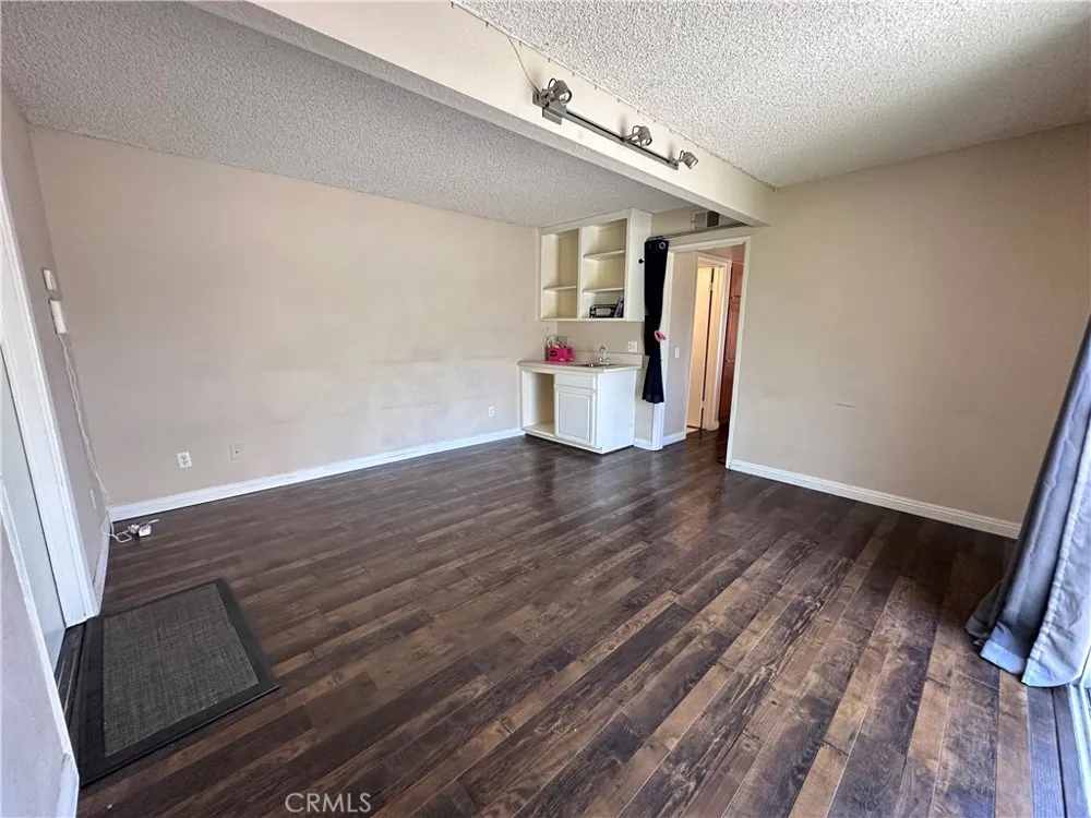 586 Diamond Court Upland, CA 91786
