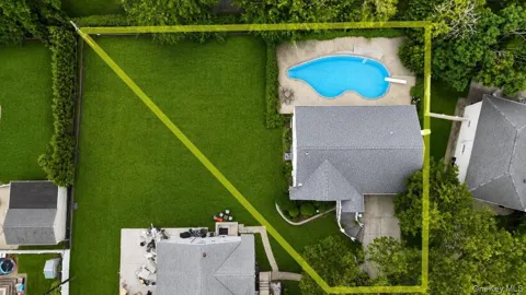 916 Lawrence Court
