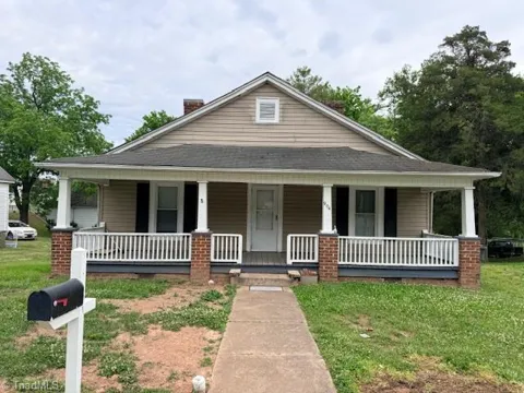 904 Harris Street