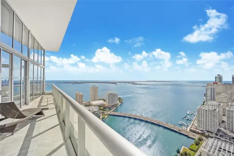 495 BRICKELL AVE #4101