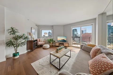 1225 Lasalle Avenue #2101