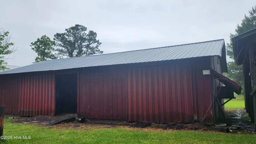 581 Hallsboro Road Clarkton, NC 28433