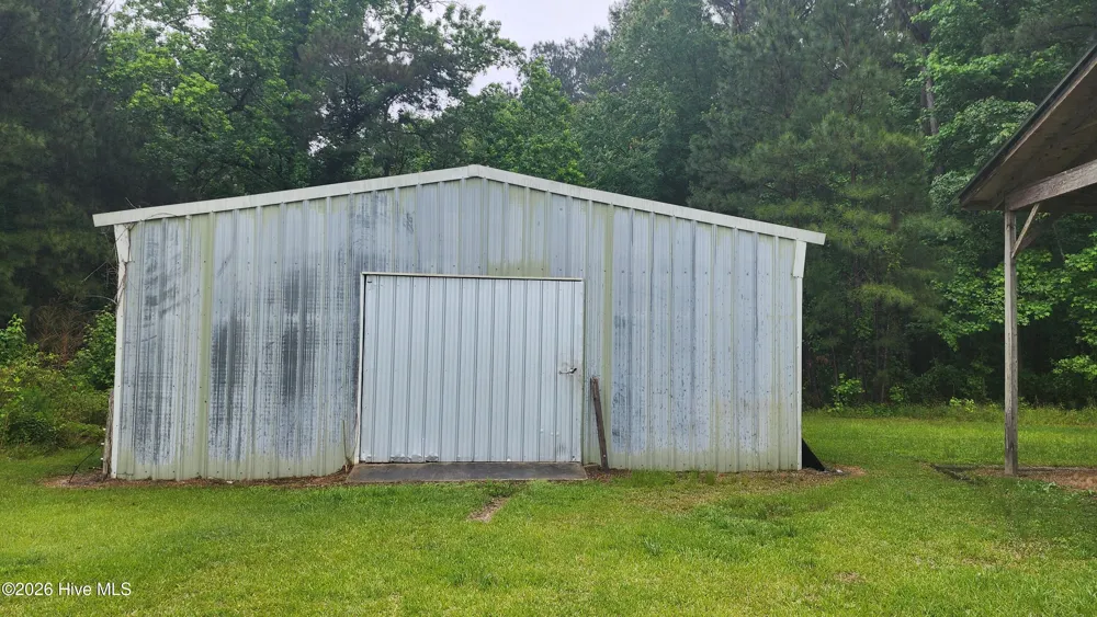 581 Hallsboro Road Clarkton, NC 28433