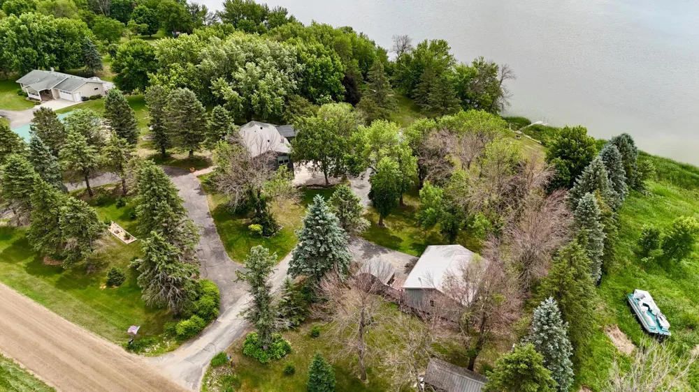 32185 290th Street Worthington, MN 56187