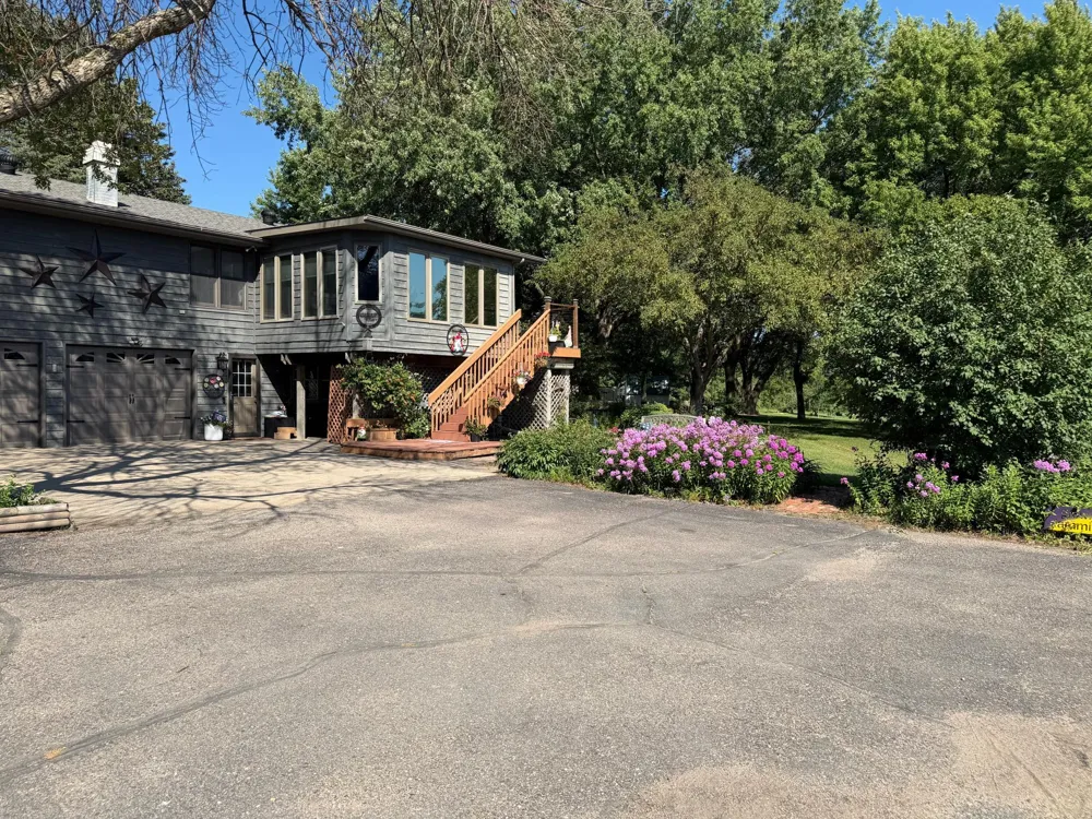 32185 290th Street Worthington, MN 56187