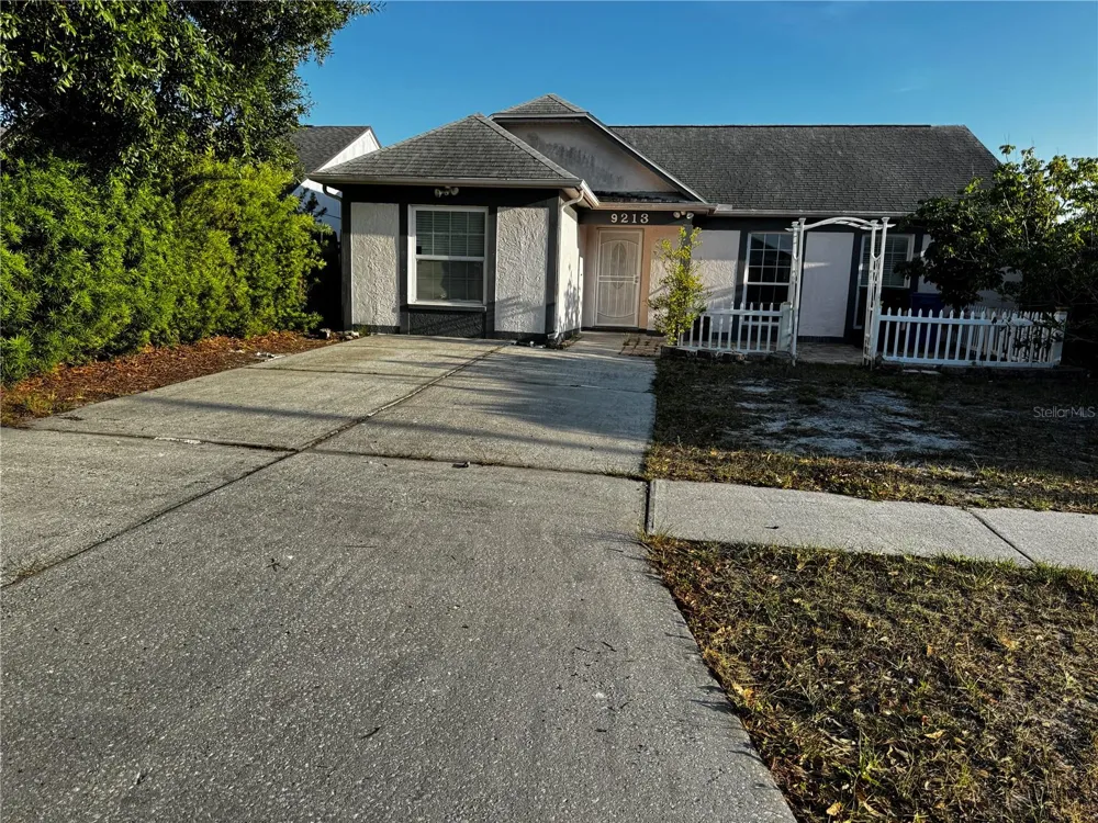 9213 CAMINO VILLA BOULEVARD Tampa, FL 33635