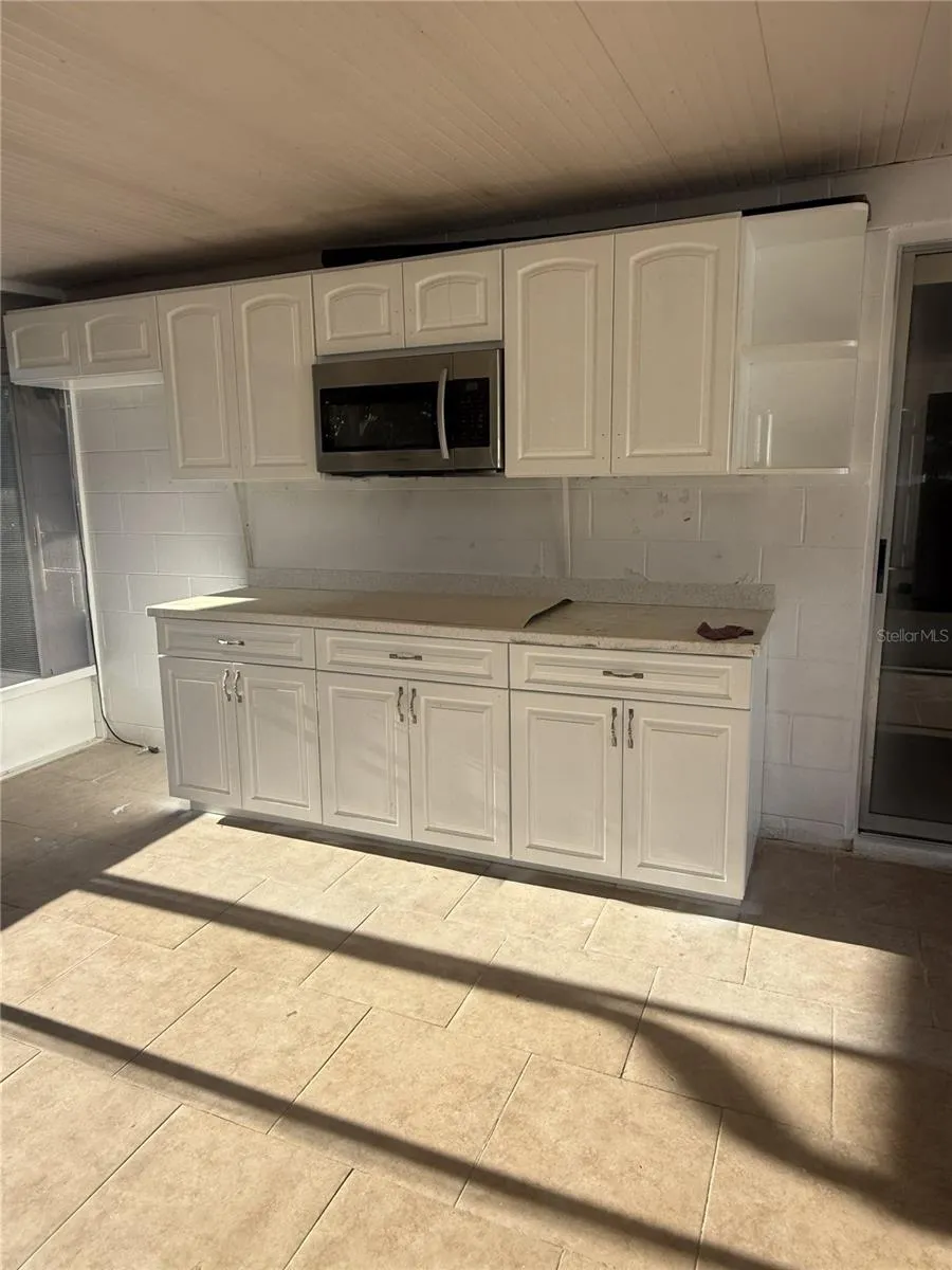 9213 CAMINO VILLA BOULEVARD Tampa, FL 33635