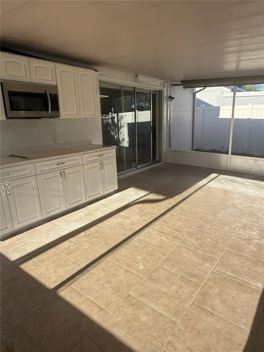 9213 CAMINO VILLA BOULEVARD Tampa, FL 33635